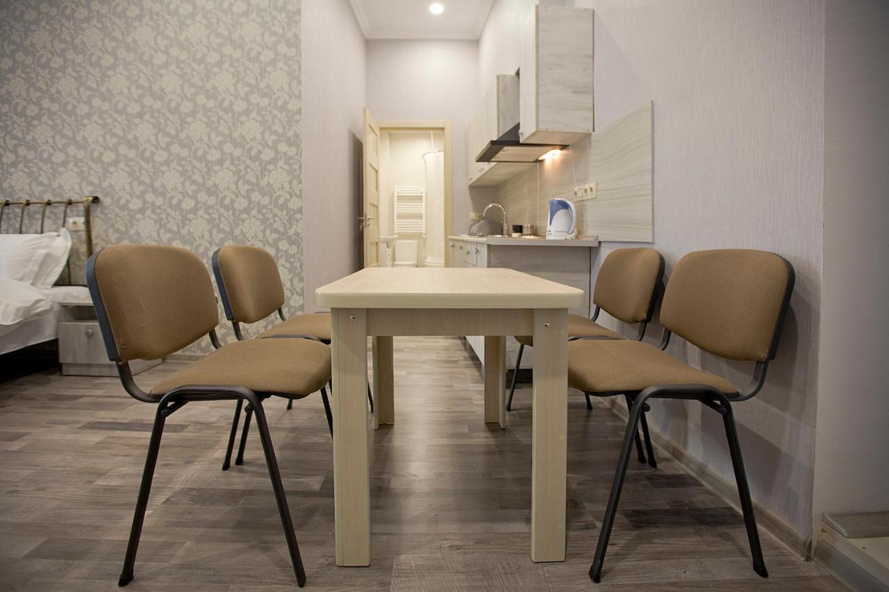 Metekhi Corner Apartments Tbilisi Exterior photo