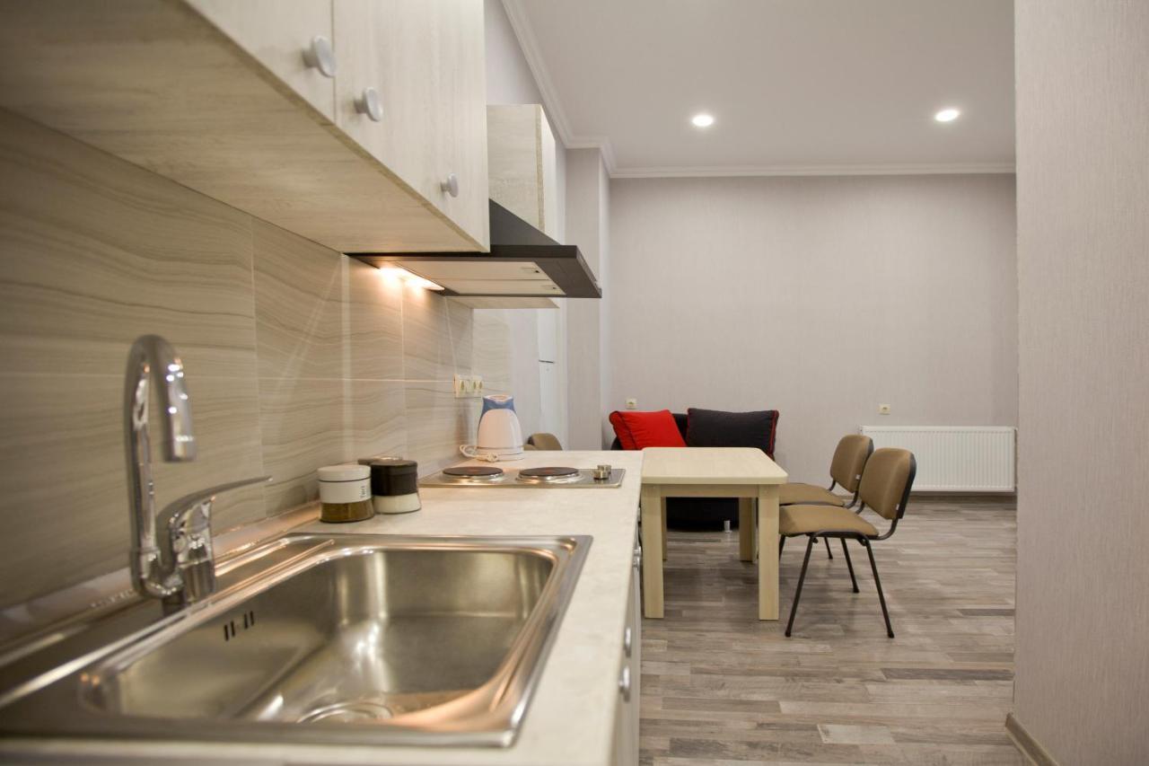 Metekhi Corner Apartments Tbilisi Exterior photo