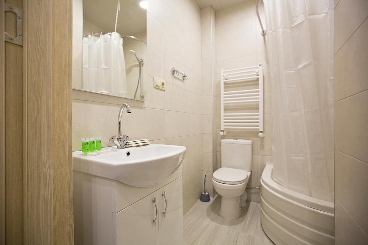 Metekhi Corner Apartments Tbilisi Exterior photo